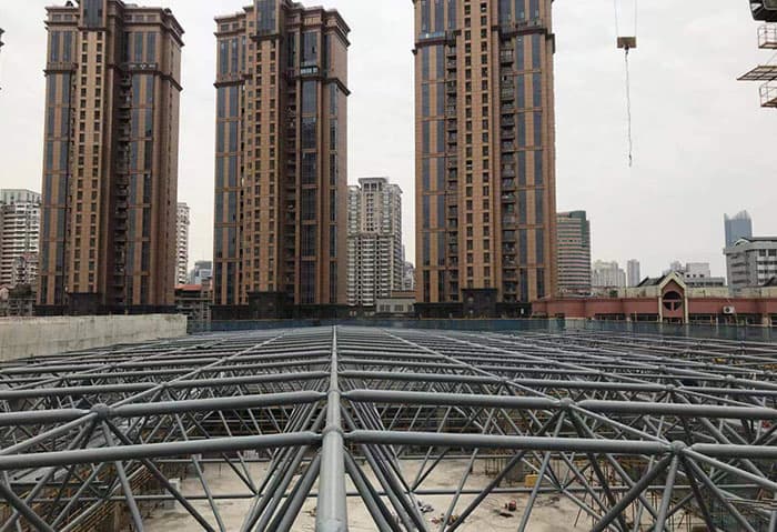 瓦房店螺栓球网架结构