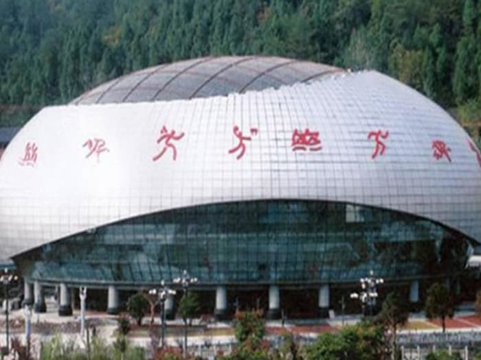 瓦房店体育中心球形网架加工安装
